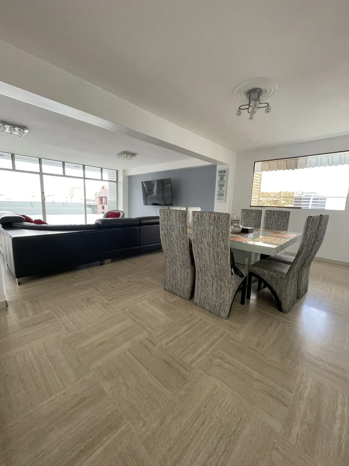 Penthouse duplex en venta, Urbanización Los Caobos. - Image 2