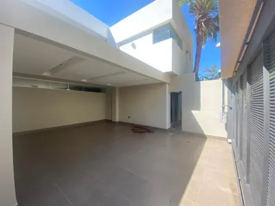 5-Bedroom House for Sale in Primer Barrio, Luque