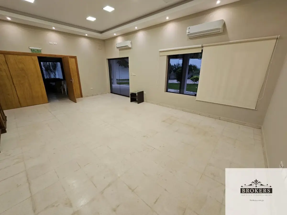 Casa de 5 dormitorios en Venta en Itá Enramada, Asunción - Image 11