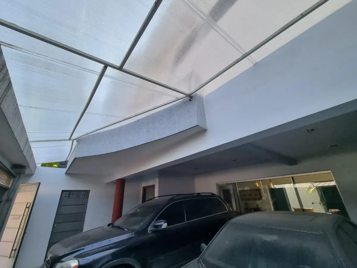 Casa de 3 dormitorios en Venta en Madame Lynch, Asunción - Image 3