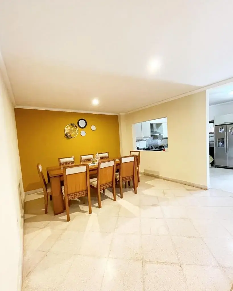Oferta de residencia con 700m2 de terreno en fdo de la mora - z/ sur - Image 4