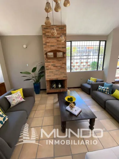 Casa de 4 dormitorios, 300m², en Alquiler en San Gaspar, Ciudad de Guatemala