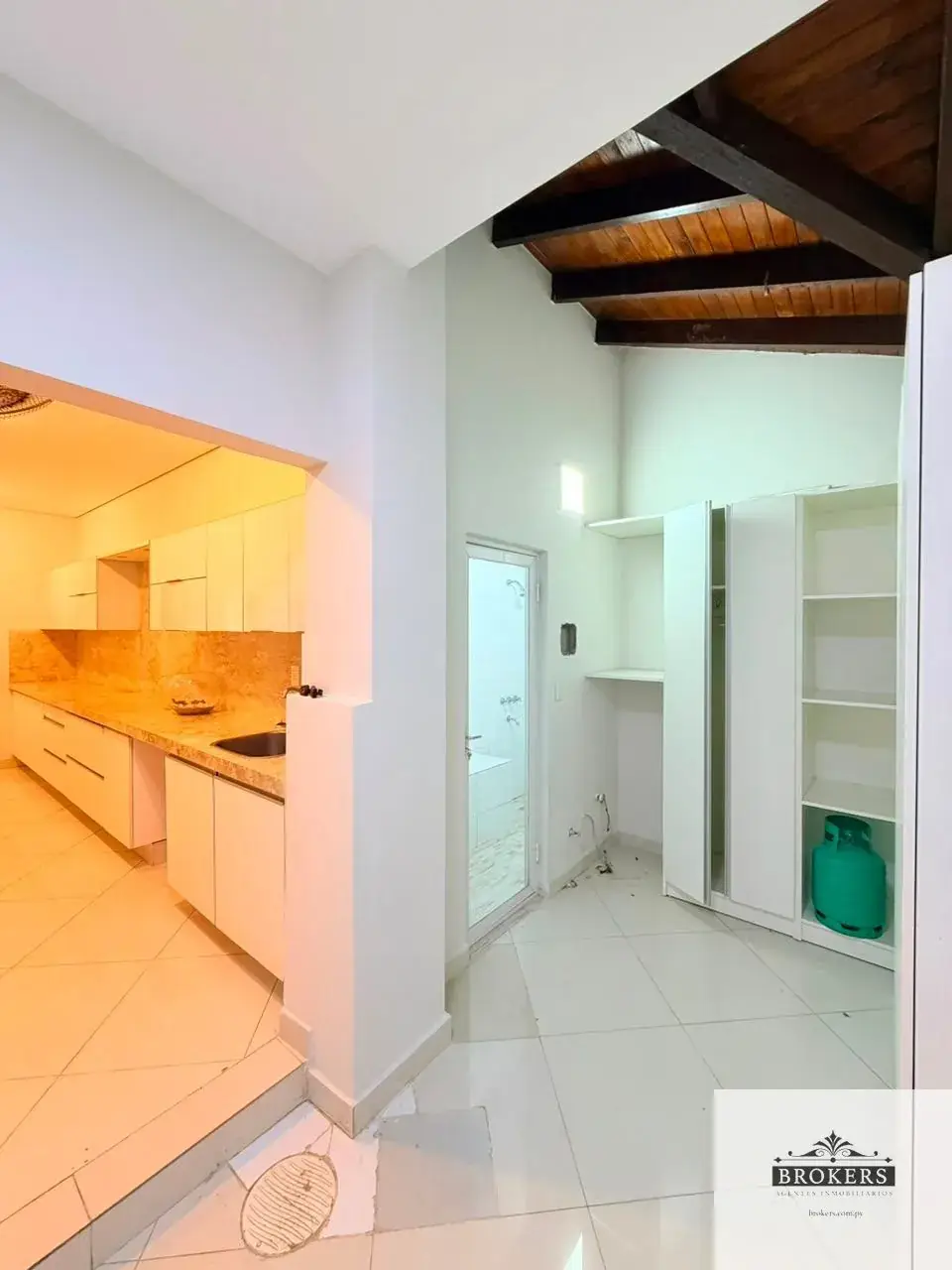 Casa de 3 dormitórios para Aluguel em Mburucuyá, Assunção - Image 20