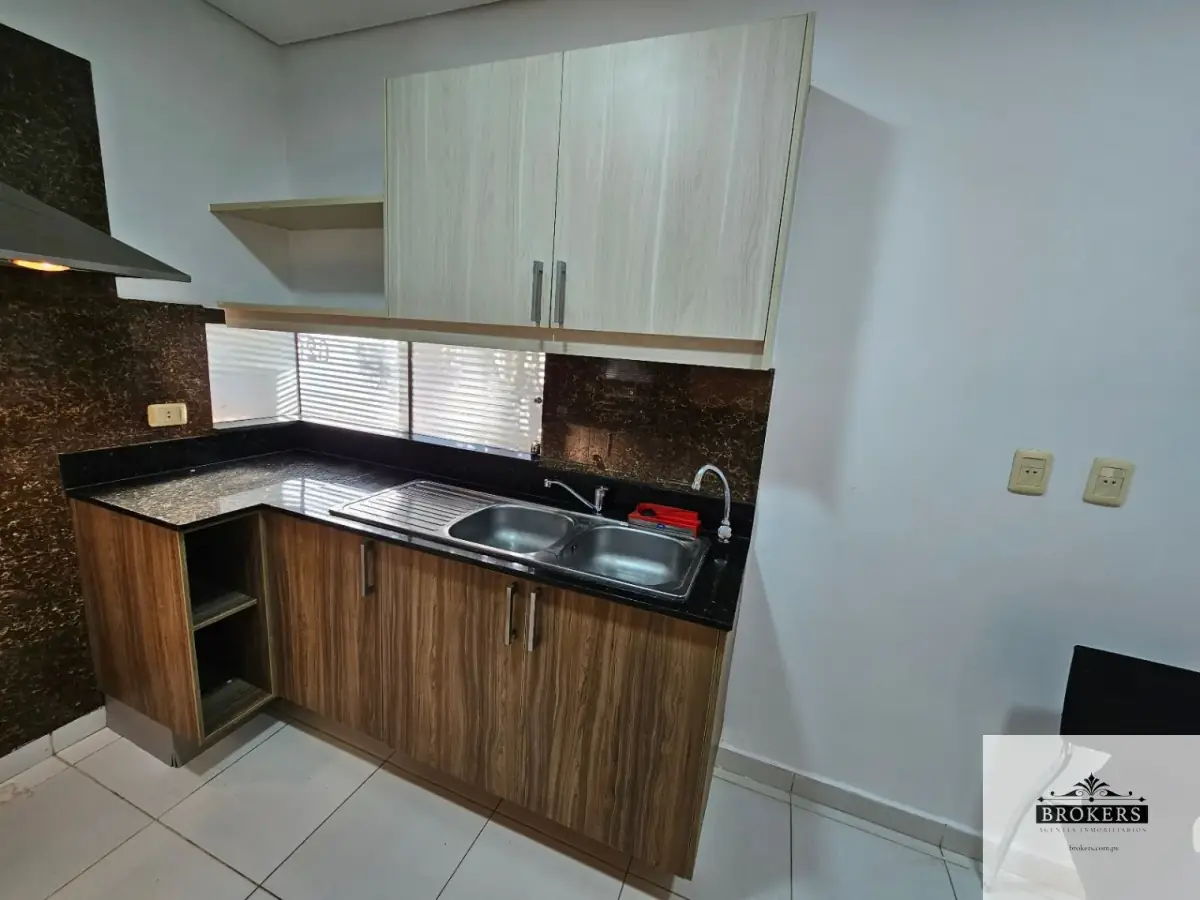 3-Bedroom House for Sale in San Cristobal, Asunción - Image 10