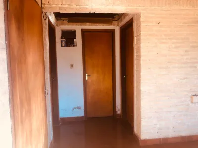 Casa de 2 dormitórios em Casa, 86m², à Venda em Laurelty, Luque