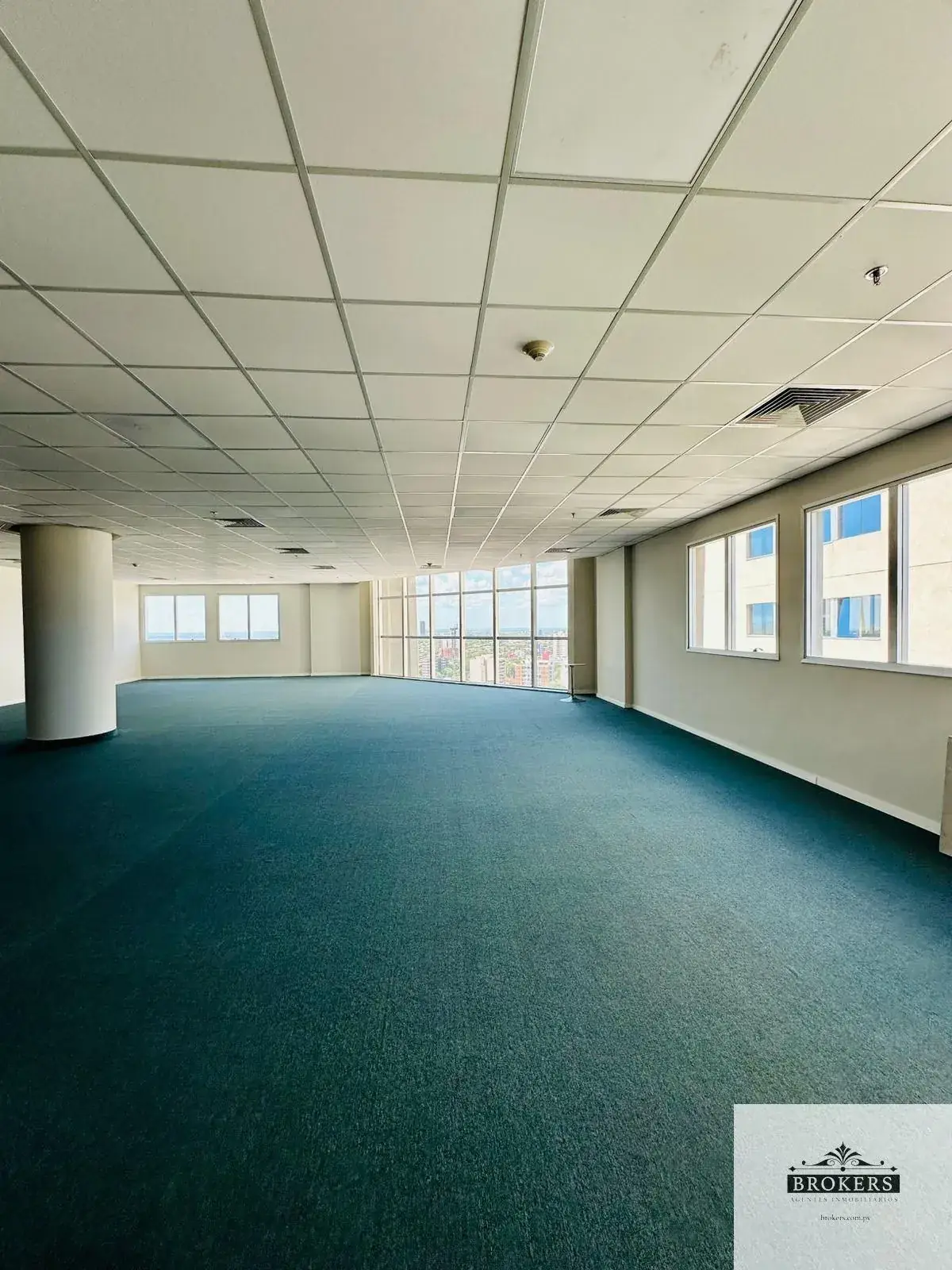 Office of 240m² for Rent in Ycuá Satí, Asunción - Image 7