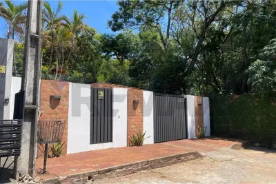Casa de 3 dormitorios en Venta en San Isidro, Lambaré