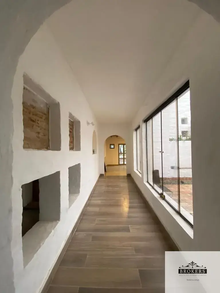 Local Comercial de 385m² en Alquiler en Mariscal Estigarribia, Asunción - Image 5
