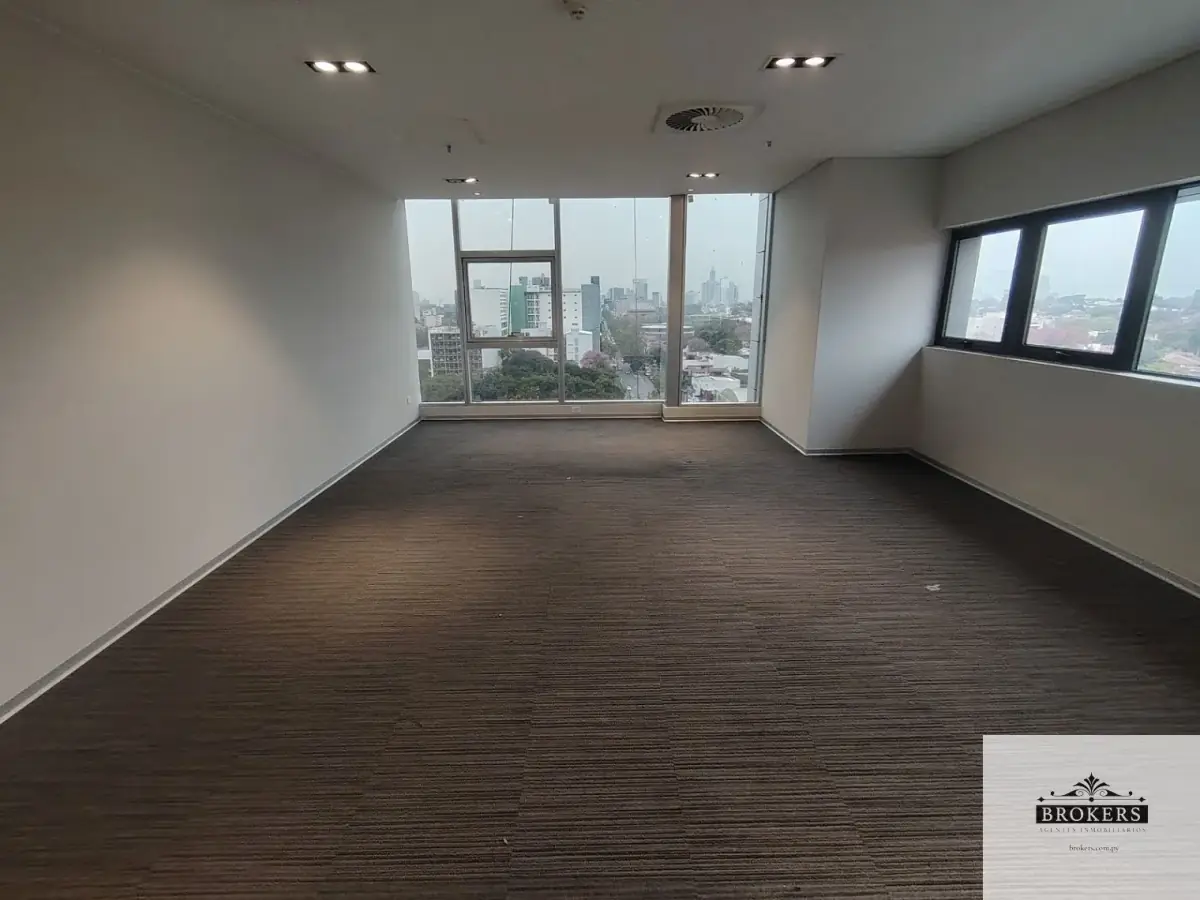 Local Comercial de 888m² en Alquiler en Recoleta, Asunción - Image 9