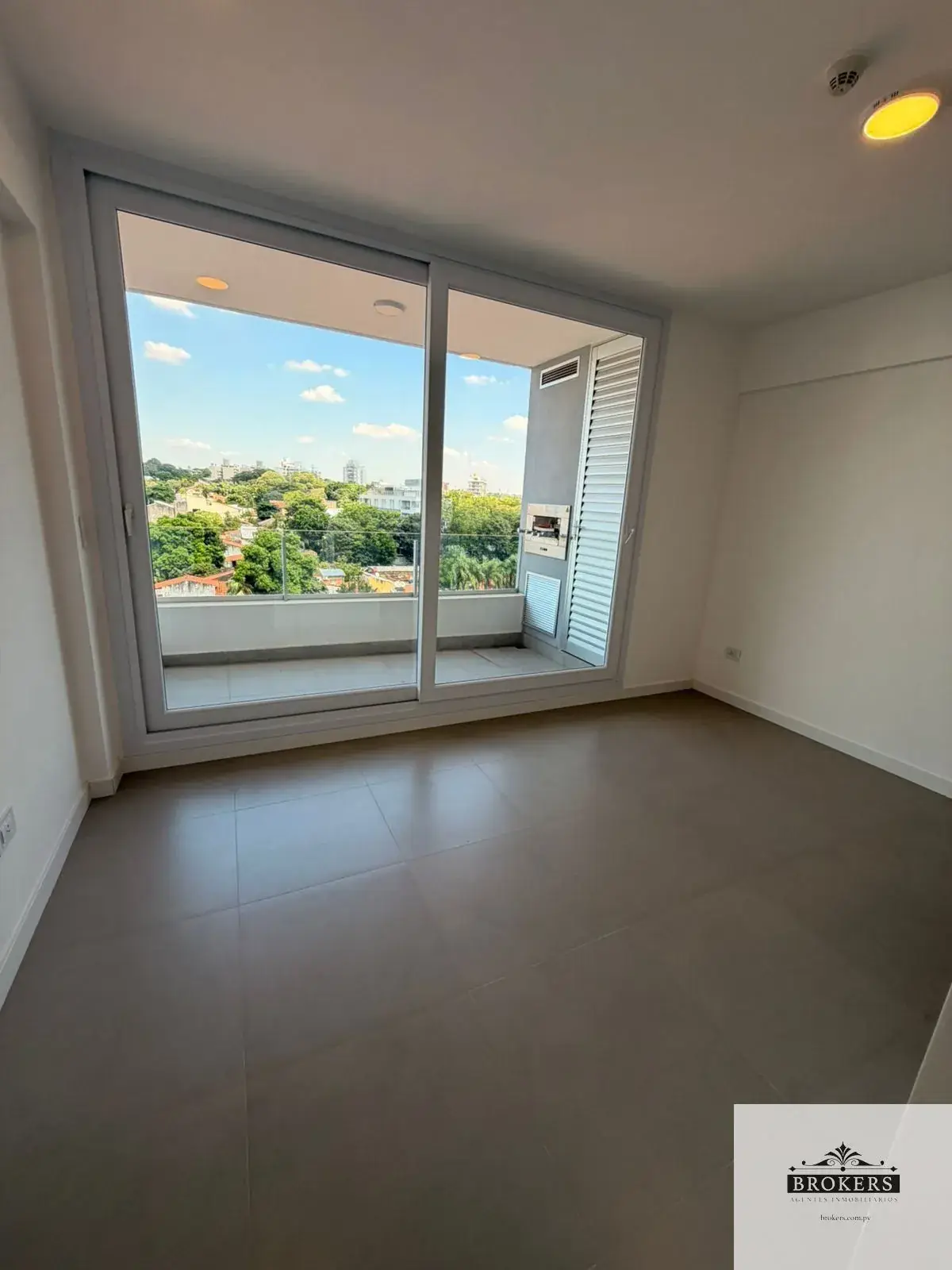 1-Bedroom Apartment for Sale in Jara, Asunción - Image 3
