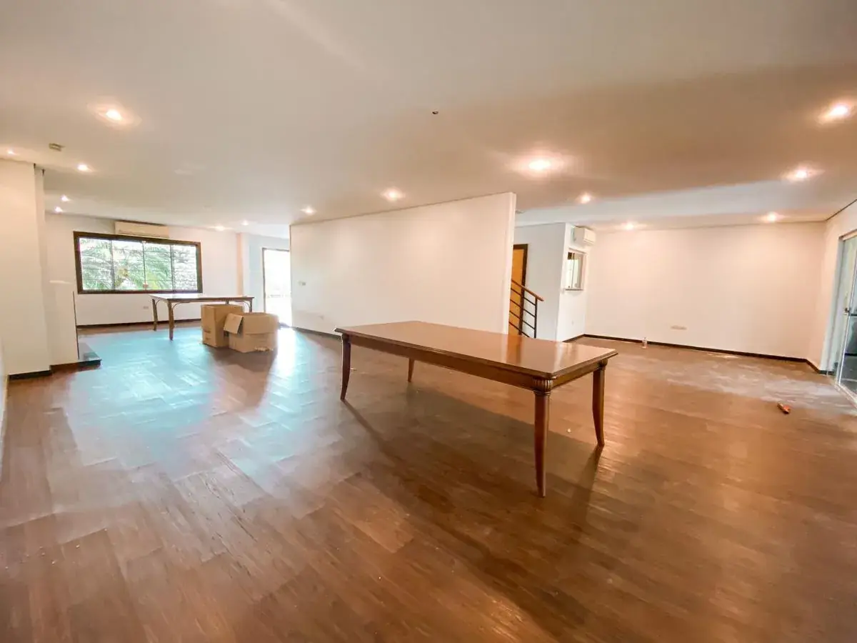 Casa de 4 dormitorios en Venta en Asunción - Image 5