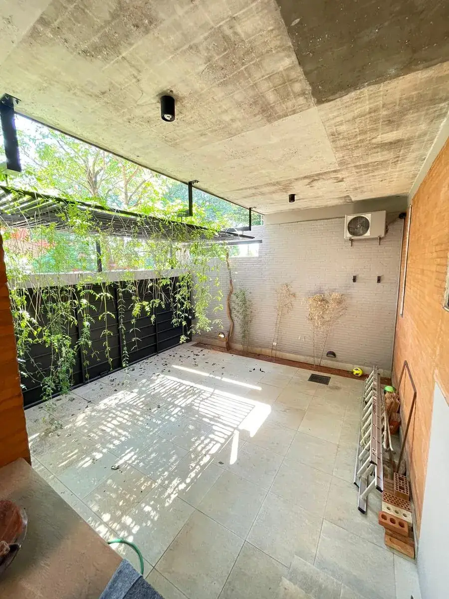 Casa de 3 quartos à Venda em Madame Lynch, Assunção - Image 5
