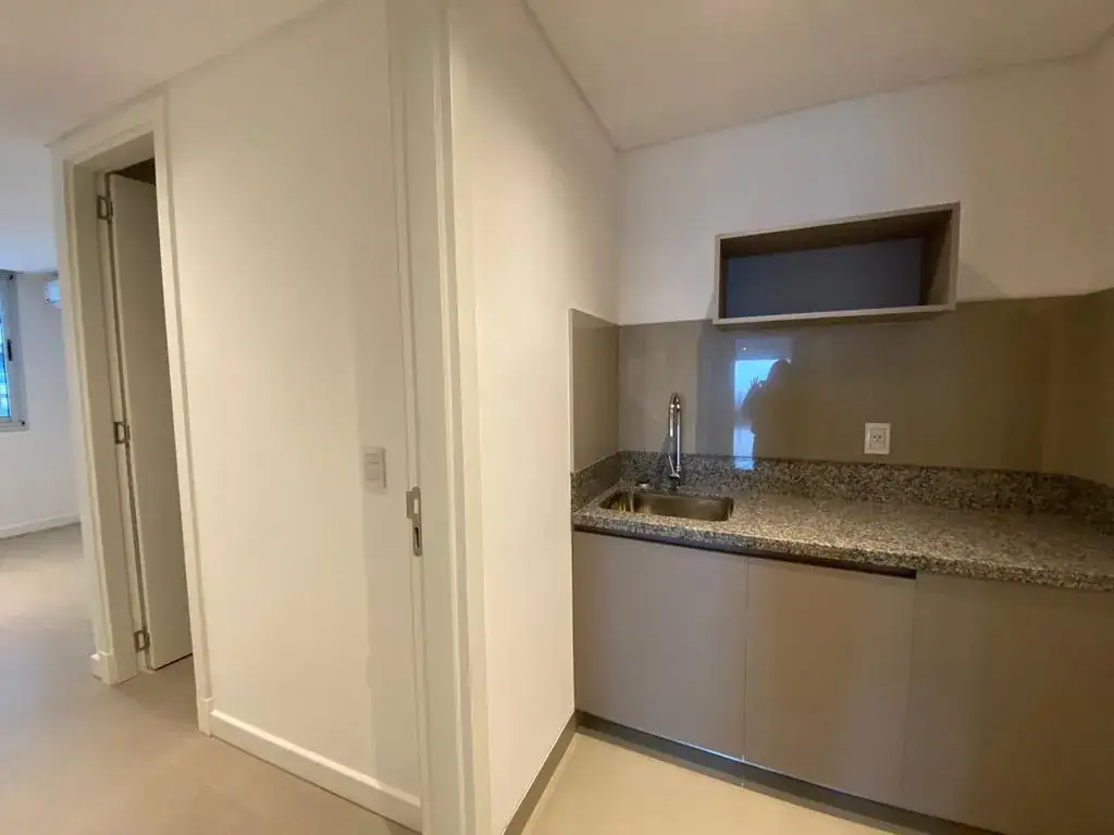 4-Bedroom Apartment for Rent in Mburucuyá, Asunción - Image 7