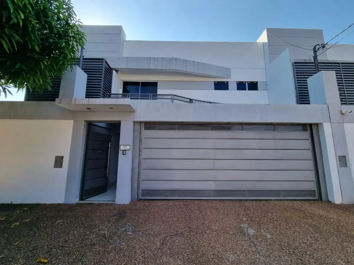 Casa de 3 dormitorios en Venta en Madame Lynch, Asunción