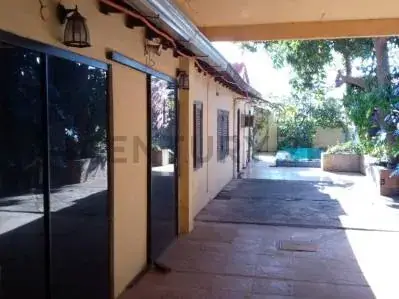 Casa de 3 quartos à Venda em Madame Lynch, Assunção - Image 4