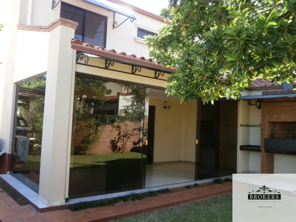 Casa de 3 dormitorios en Venta en Cuarto Barrio, Luque - Image 3