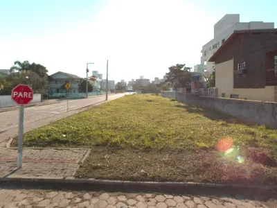 Terreno de 320m² en Venta en Canto Grande, Bombinhas