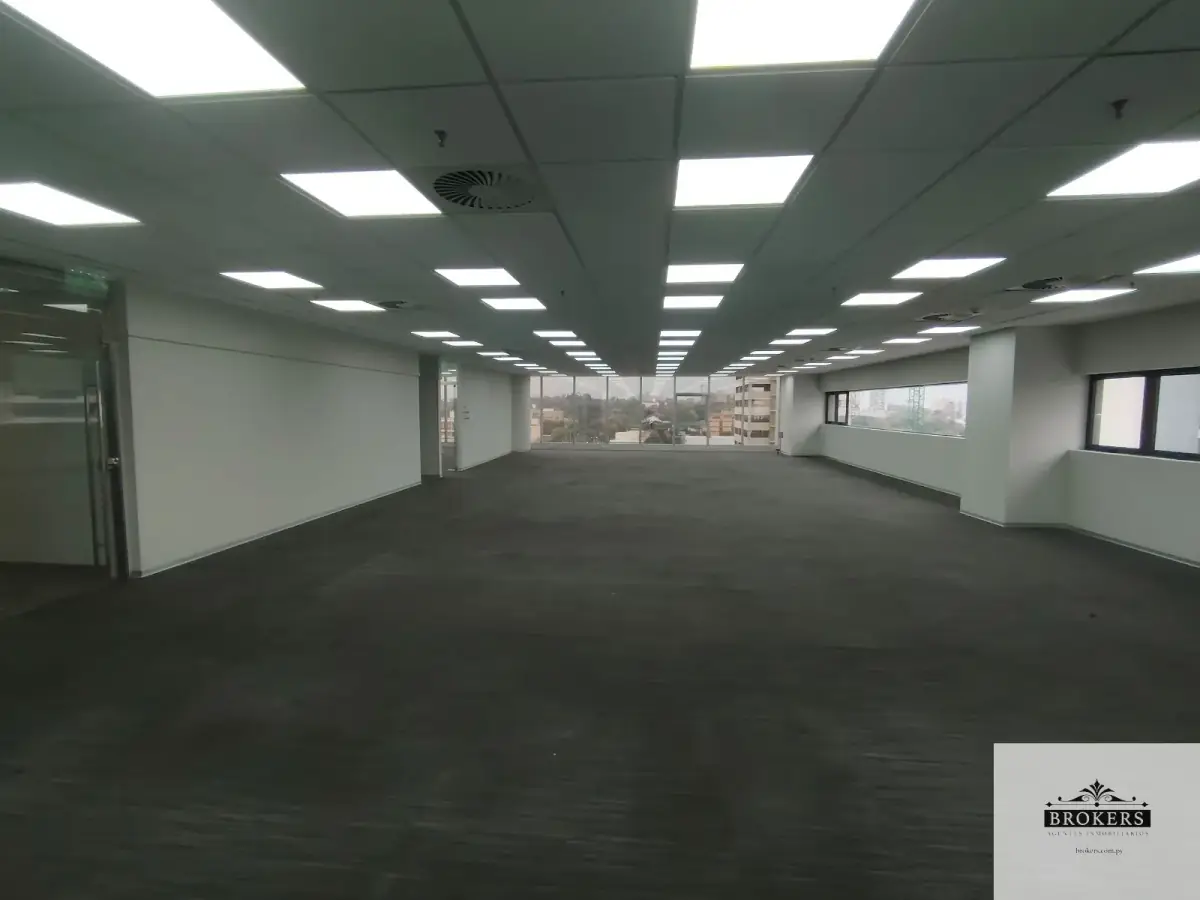 Local Comercial de 888m² en Alquiler en Recoleta, Asunción - Image 20