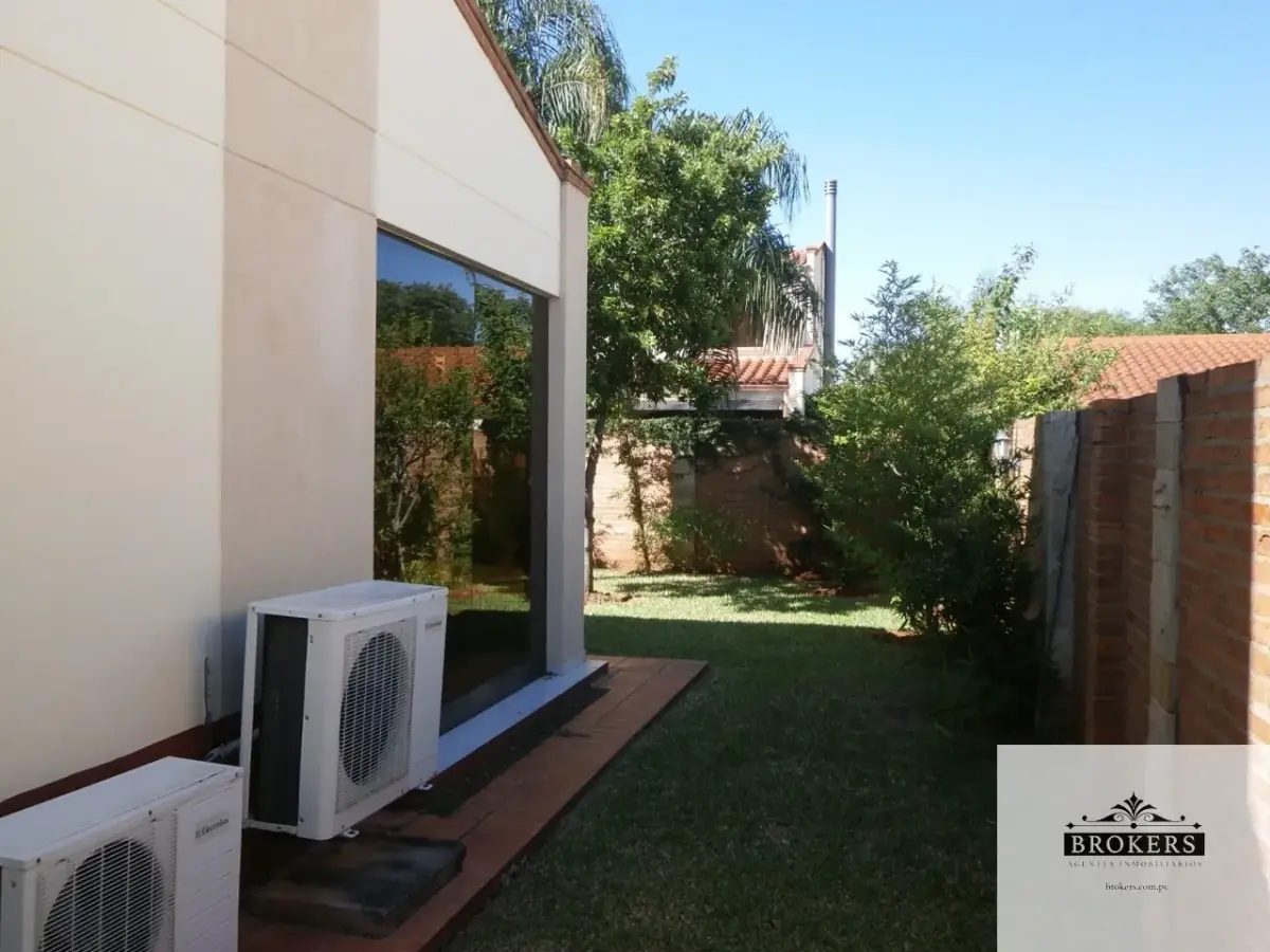 Casa de 3 dormitorios en Venta en Cuarto Barrio, Luque - Image 4