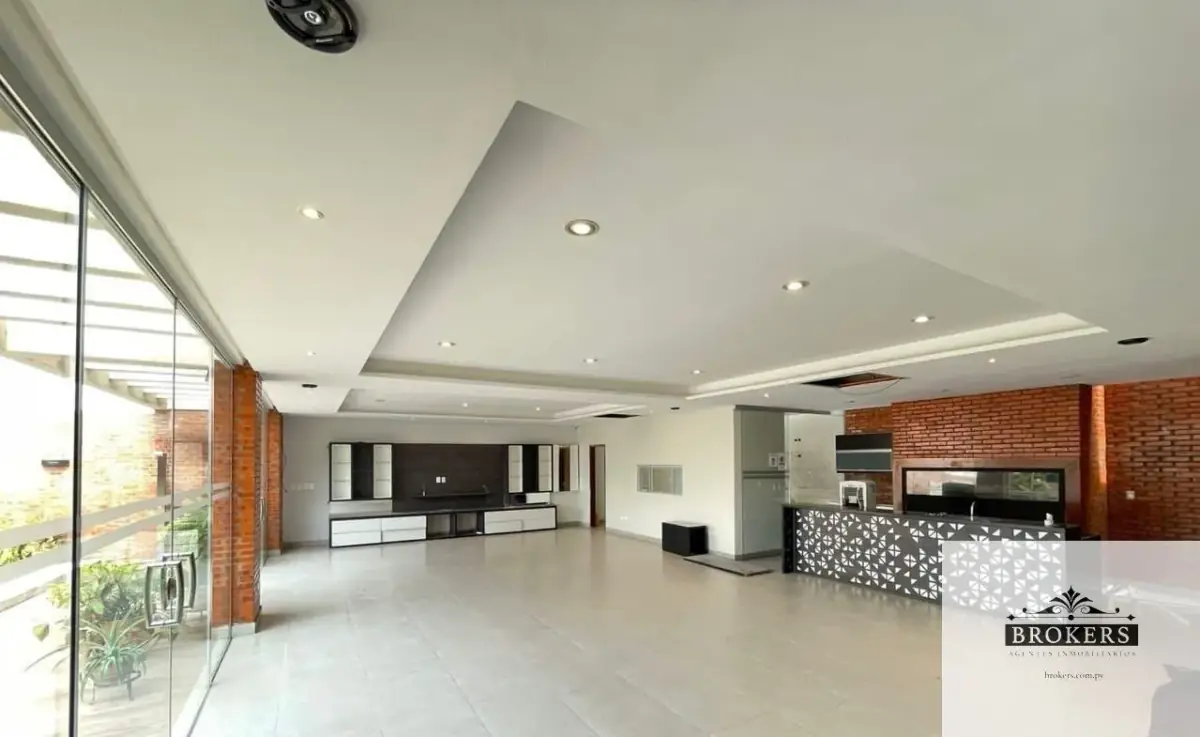 3-Bedroom House for Sale in Ycuá Satí, Asunción - Image 3