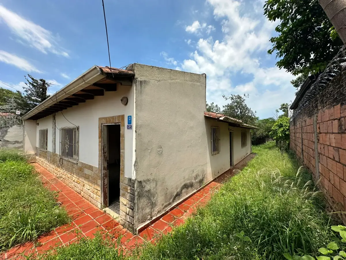 REMATE DE AMPLIA PROPIEDAD CON CONSTRUCCIÓN EN ASUNCION