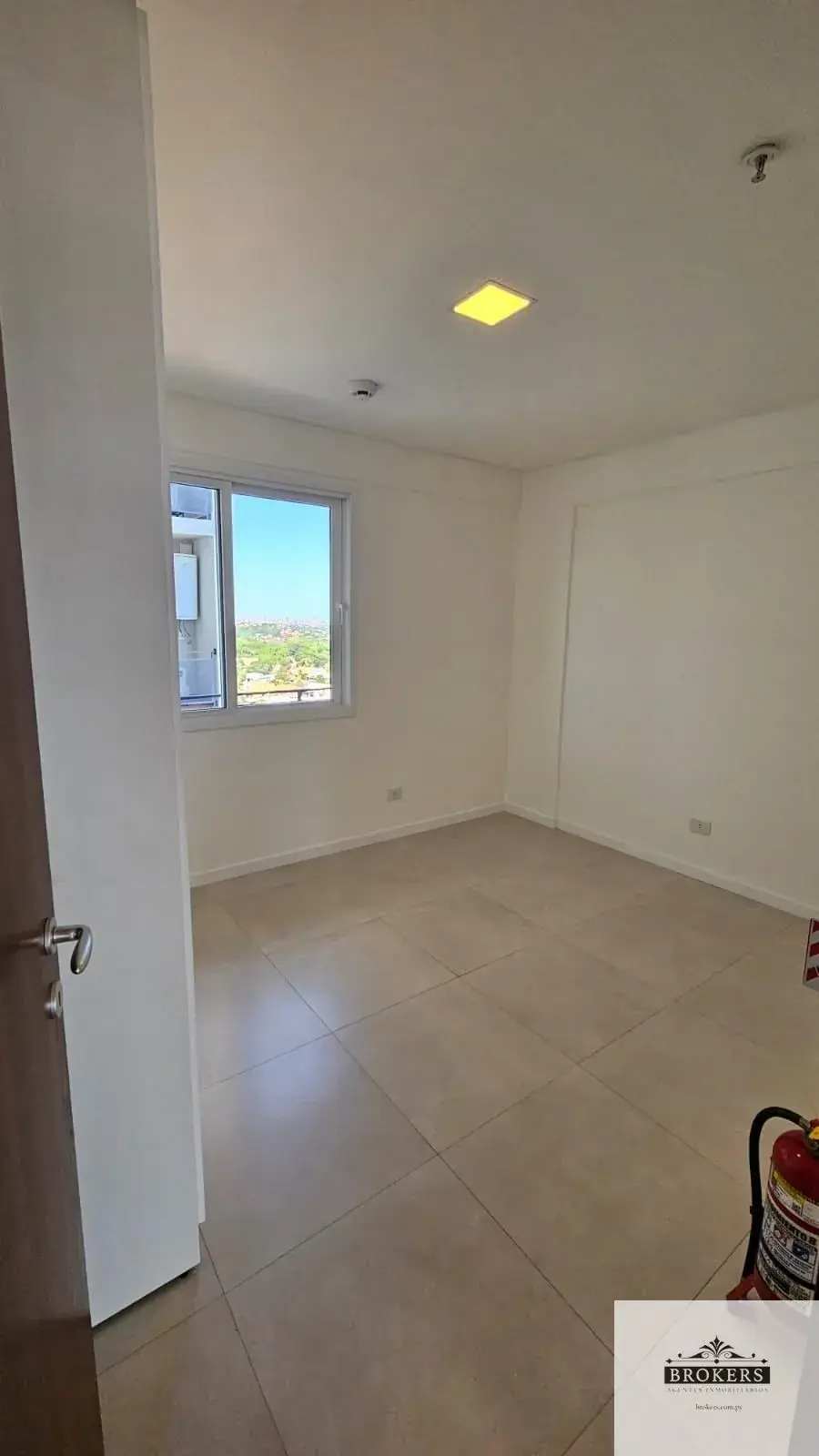 2-Bedroom Apartment for Sale in Carmelitas, Asunción - Image 11