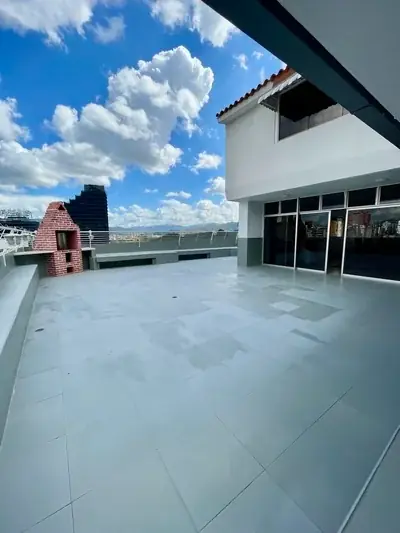 Penthouse duplex en venta, Urbanización Los Caobos. - Image 4