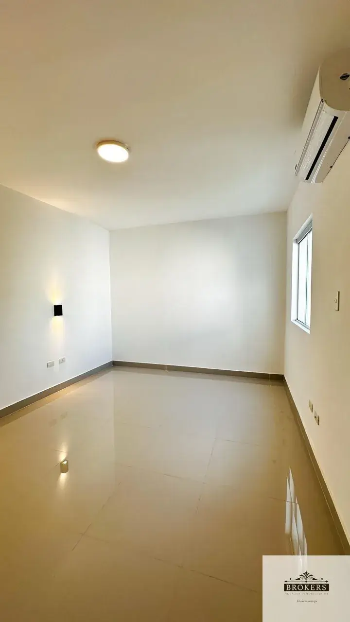 3-Bedroom House for Sale in Ytay, Fernando de la Mora - Image 12