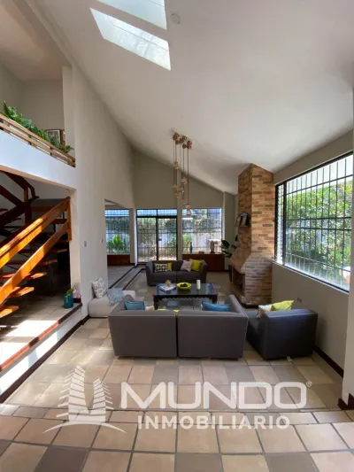 Casa de 4 dormitorios, 300m², en Alquiler en San Gaspar, Ciudad de Guatemala