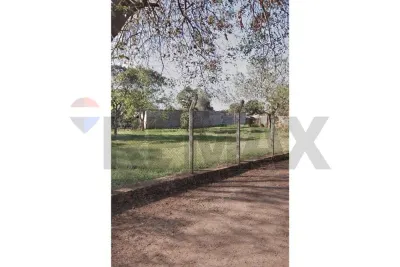 Terreno de 1,395m² en Venta en Yaguareté Corá, Luque