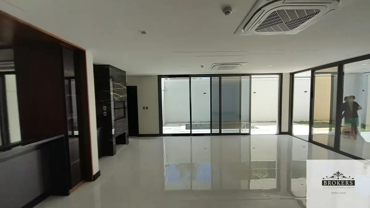 Casa de 3 dormitórios para Aluguel em Madame Lynch, Assunção - Image 6