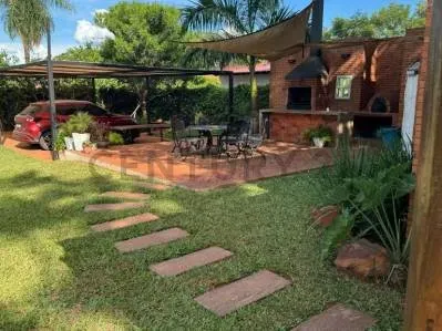 Terreno de 1.080m² à Venda em Itauguá
