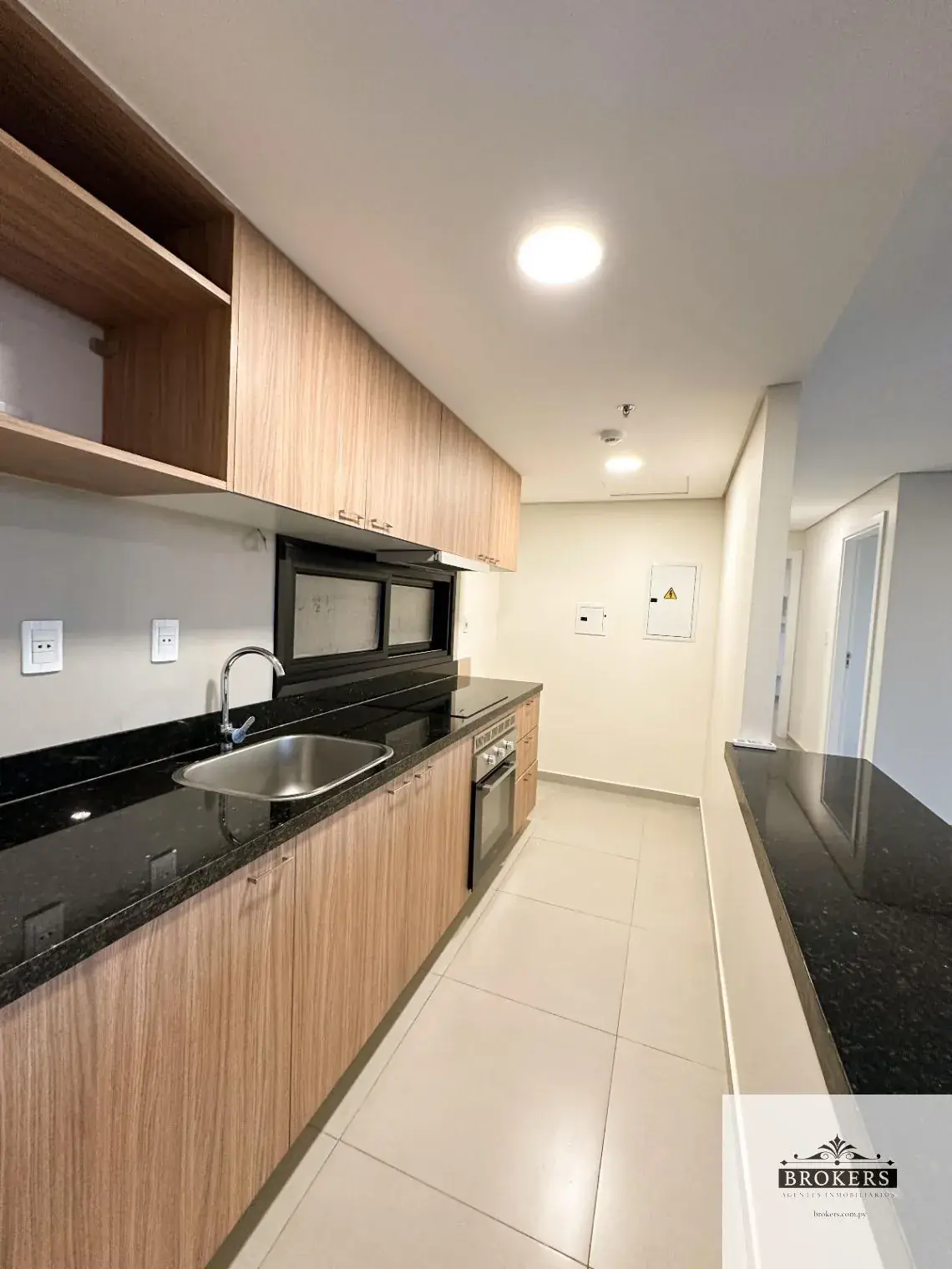 2-Bedroom Apartment for Rent in San Jorge, Asunción - Image 4