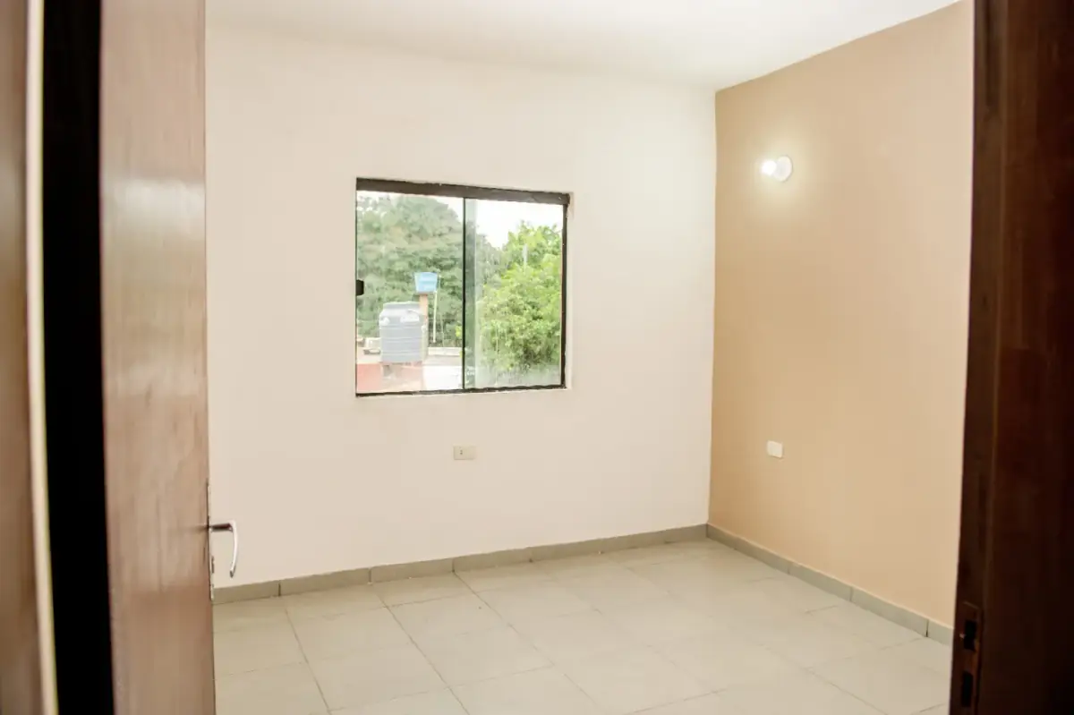 Casa de 4 dormitorios en Venta en Tercer Barrio, Luque - Image 11