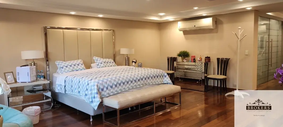 4-Bedroom House for Rent in Santo Domingo, Asunción - Image 7