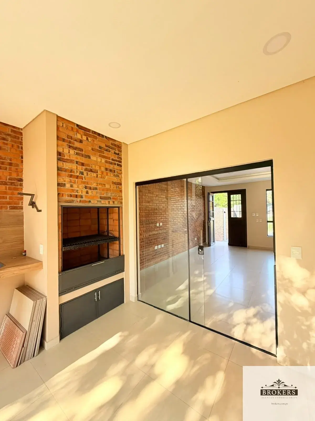 Casa de 3 dormitorios en Venta en Primer Barrio, Luque - Image 8
