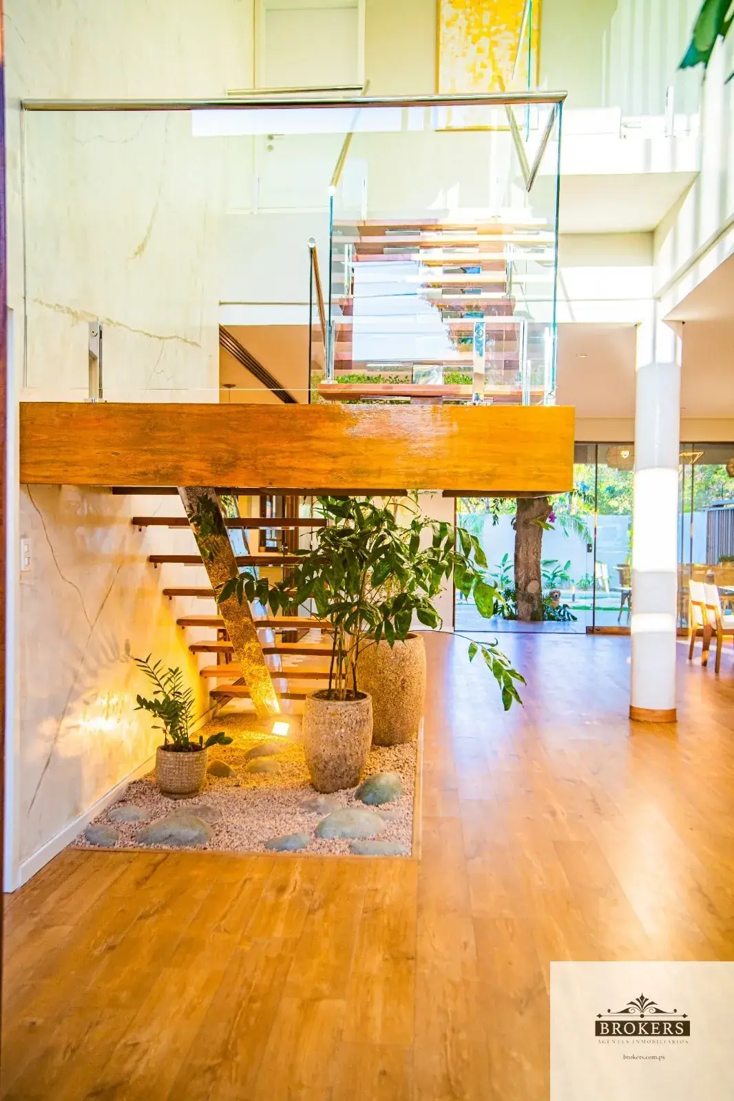 4-Bedroom House for Sale in Laurelty, Luque - Image 9