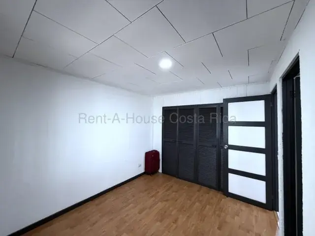 Casa de 3 dormitorios, 170m², en Alquiler en Montes de Oca, San José - Image 6