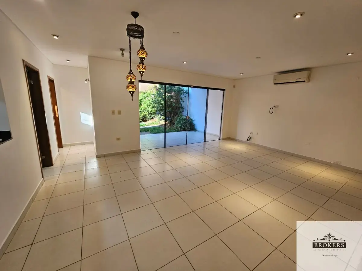 3-Bedroom House for Sale in San Cristobal, Asunción - Image 6