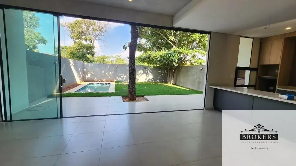 3-Bedroom House for Sale in Primer Barrio, Luque - Image 6