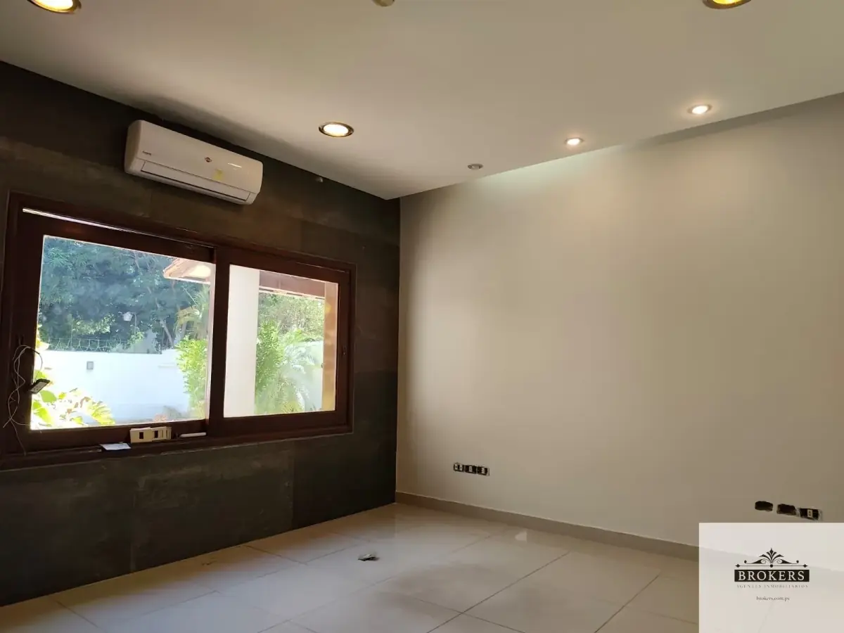 Casa de 8 dormitorios en Venta en Recoleta, Asunción - Image 8