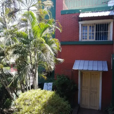 Casa de 3 dormitorios en Venta en Doctor Francia, Lambaré