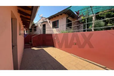 Casa de 3 dormitórios à Venda em San Lorenzo