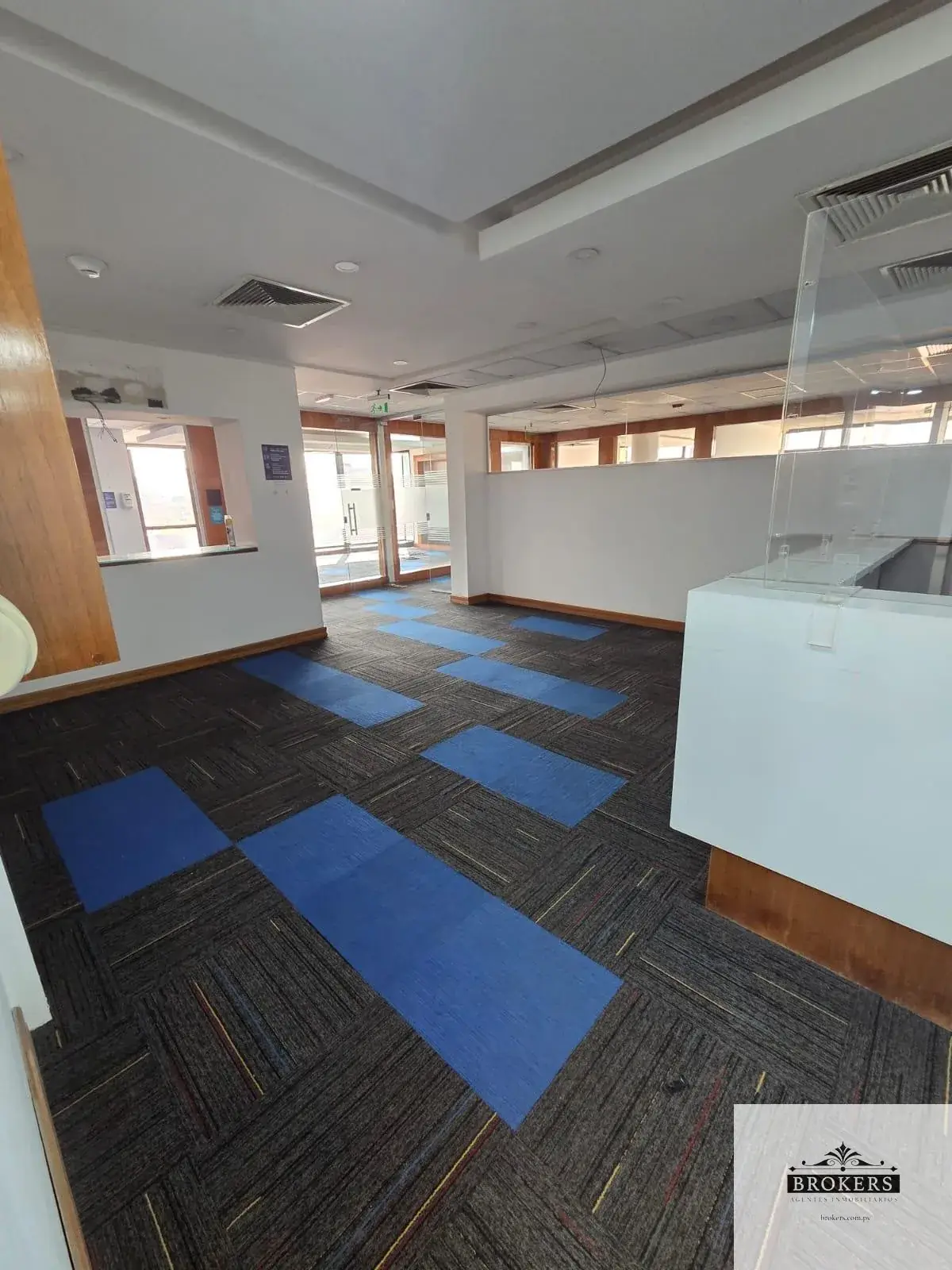 Espaço Comercial de 406m² para Aluguel em Mariscal Lopez, Assunção - Image 8