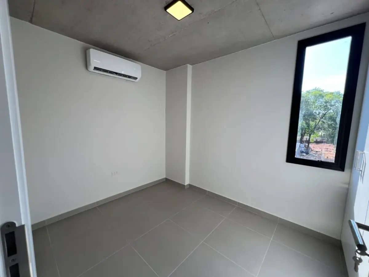 Apartamento de 2 Quartos para Aluguel em San Lorenzo - Image 8