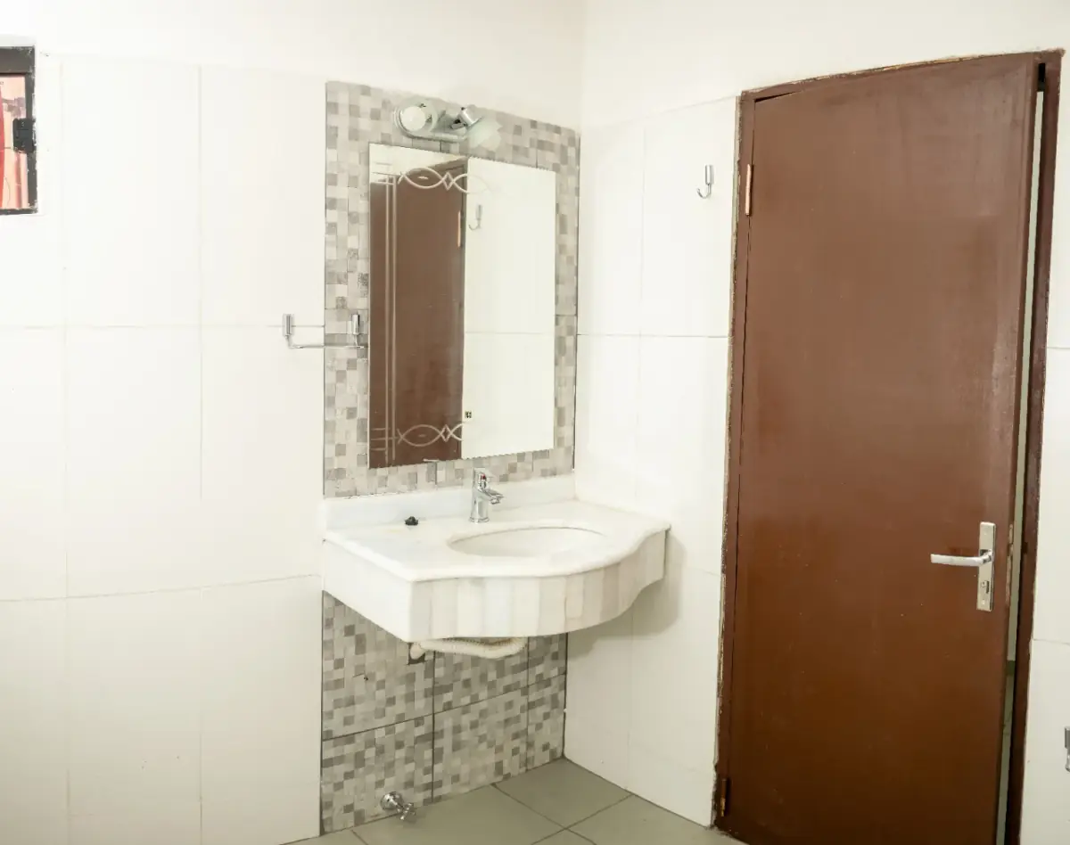Casa de 4 dormitorios en Venta en Tercer Barrio, Luque - Image 13