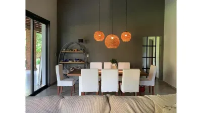 Casa de 7 dormitorios en Venta en Surubi´i, Mariano Roque Alonso