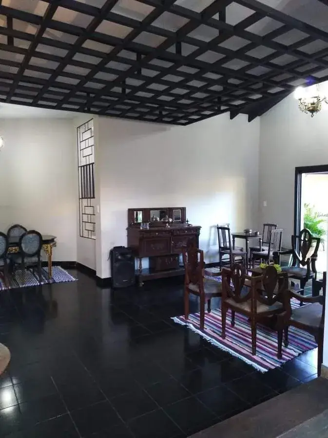 Casa de 3 dormitorios en Venta en Madame Lynch, Asunción - Image 6