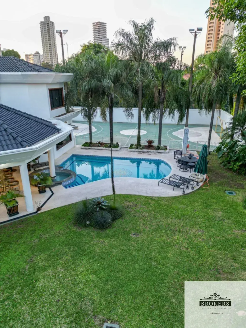Casa de 4 dormitorios en Venta en Ycuá Satí, Asunción - Image 12