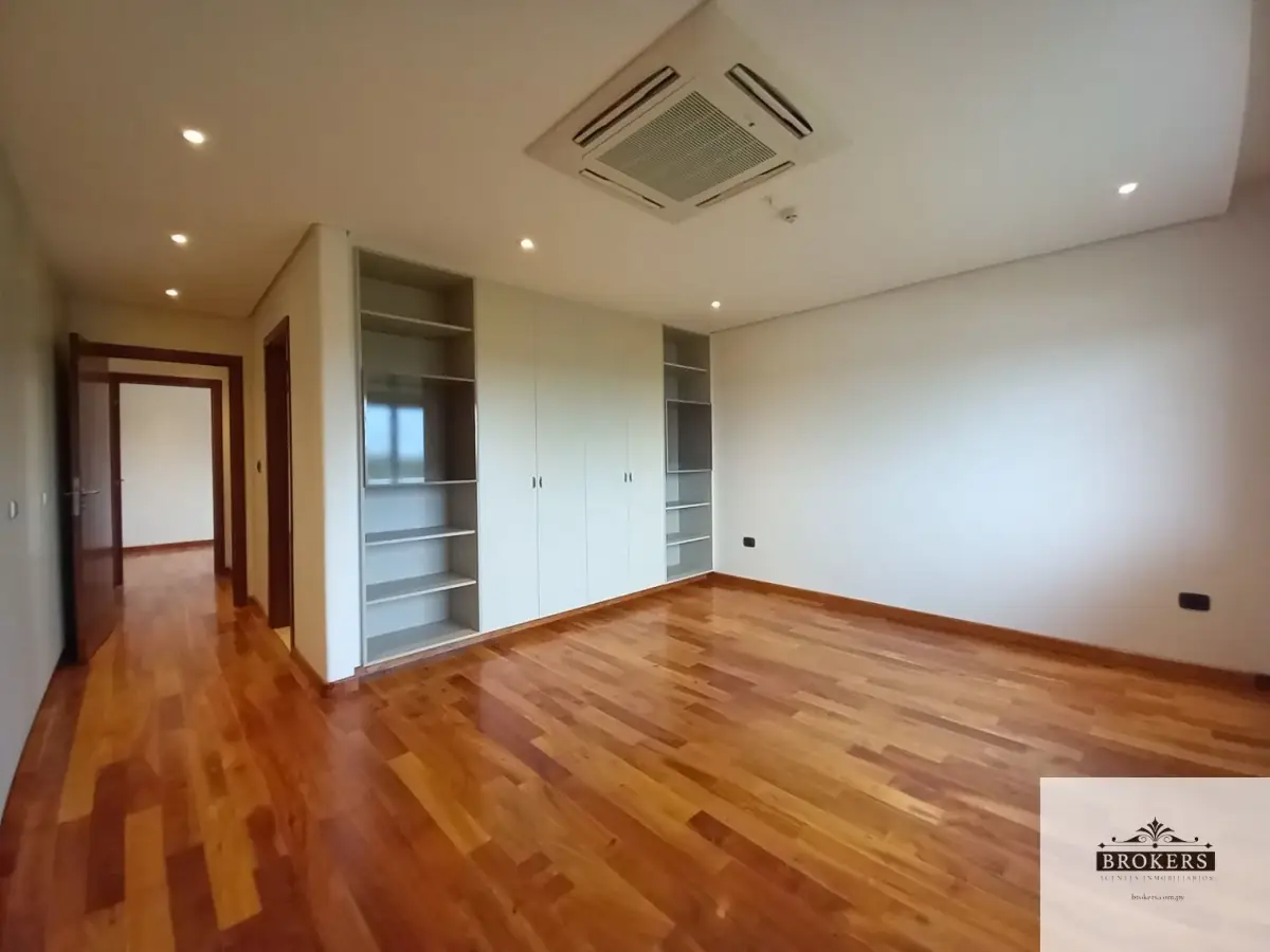 Departamento de 2 dormitorios en Venta en Madame Lynch, Asunción - Image 19